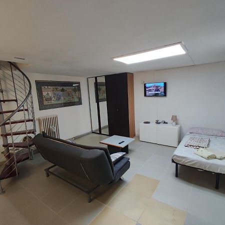 Central Private Flat By Old Town, Shops, Restaurants Барі Екстер'єр фото